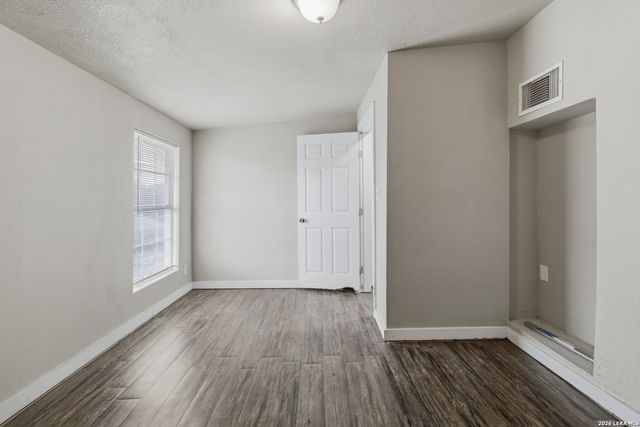 477 Bandera, Bandera, TX 78003