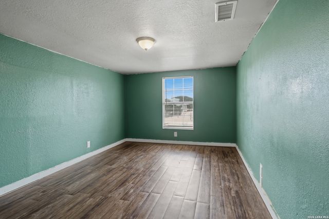 477 Bandera, Bandera, TX 78003