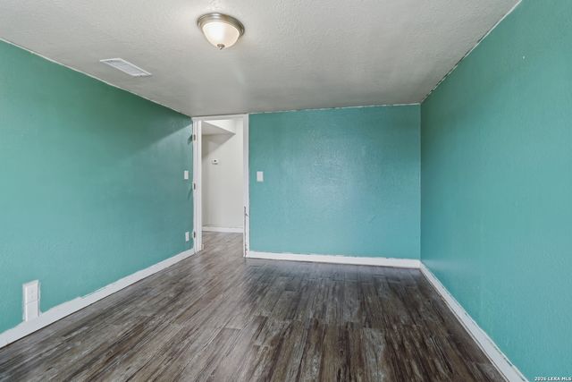 477 Bandera, Bandera, TX 78003