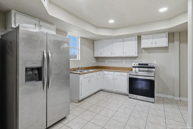 477 Bandera, Bandera, TX 78003