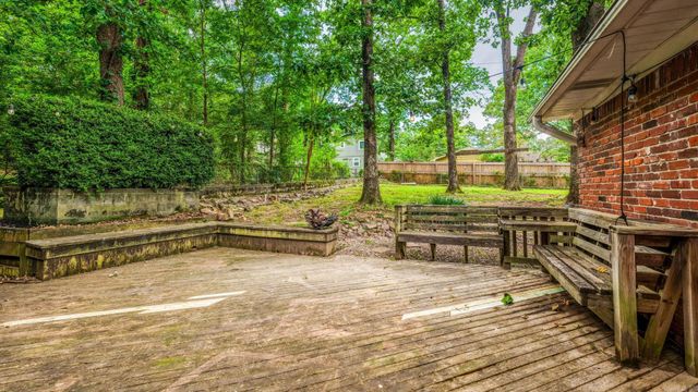 6 Heritage Court, Little Rock, AR 72211