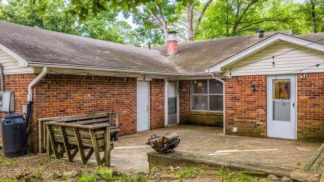 6 Heritage Court, Little Rock, AR 72211