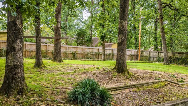 6 Heritage Court, Little Rock, AR 72211