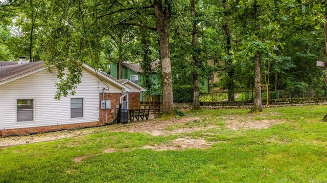 6 Heritage Court, Little Rock, AR 72211