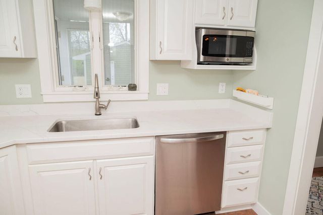 33315 Shiawassee Street, Farmington, MI 48336