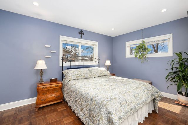 105 King Lane, Des Plaines, IL 60016