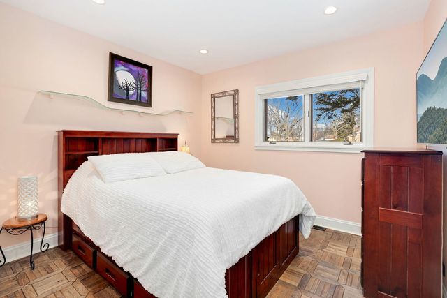 105 King Lane, Des Plaines, IL 60016