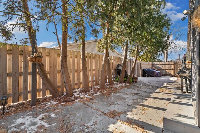 105 King Lane, Des Plaines, IL 60016