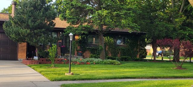 105 King Lane, Des Plaines, IL 60016