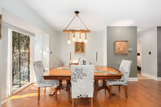 105 King Lane, Des Plaines, IL 60016