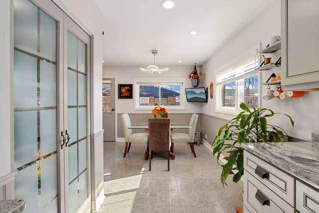 105 King Lane, Des Plaines, IL 60016