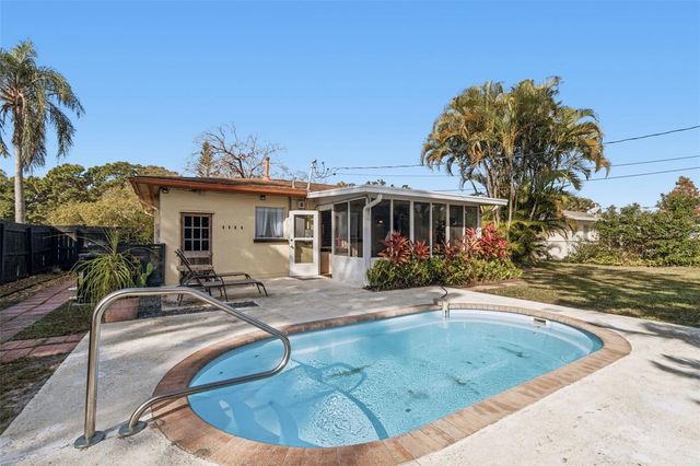 614 12TH STREET NW, Largo, FL 33770