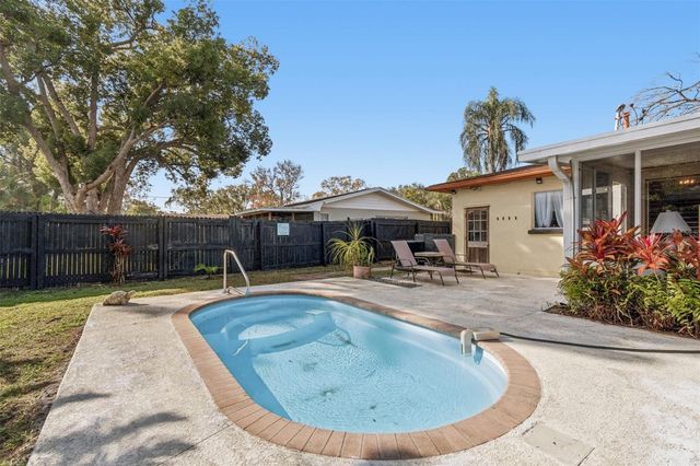 614 12TH STREET NW, Largo, FL 33770