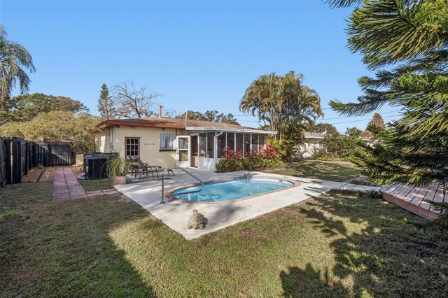 614 12TH STREET NW, Largo, FL 33770