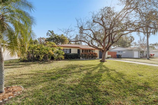 614 12TH STREET NW, Largo, FL 33770