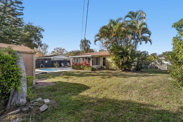 614 12TH STREET NW, Largo, FL 33770