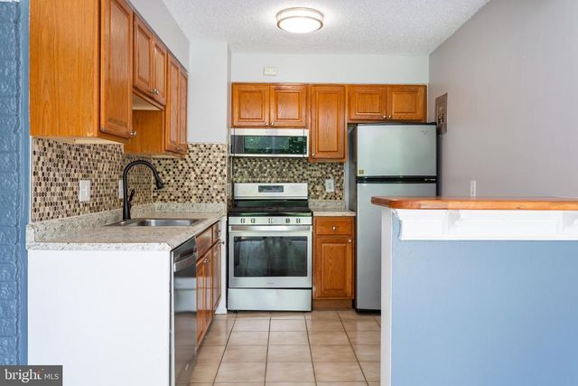 1826 METZEROTT RD #B5, Hyattsville, MD 20783