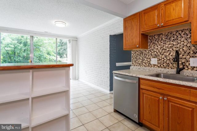 1826 METZEROTT RD #B5, Hyattsville, MD 20783