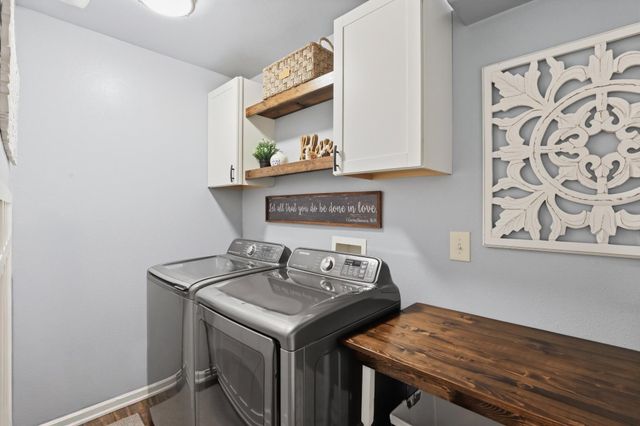 1027 S Virgil Ct, Greenacres, WA 99016