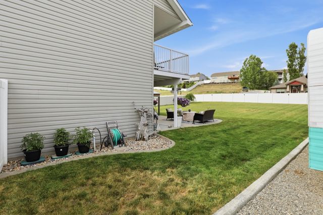 1027 S Virgil Ct, Greenacres, WA 99016