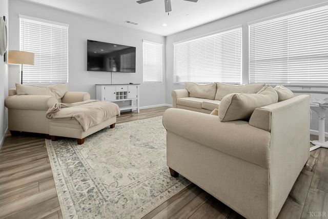 2515 Muscat Street, Hanford, CA 93230