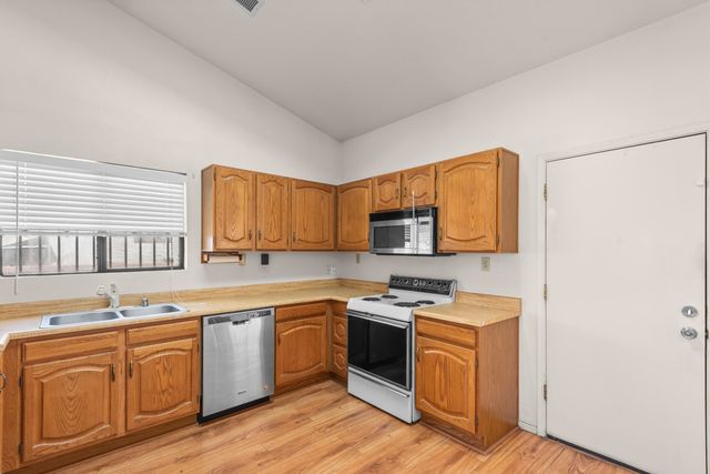 7604 Elderwood Drive NW, Albuquerque, NM 87120