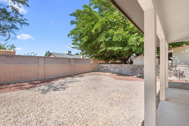 7604 Elderwood Drive NW, Albuquerque, NM 87120