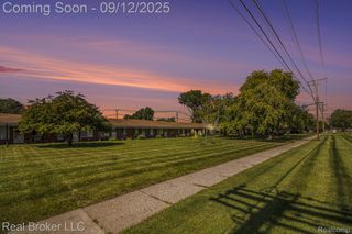 24301 Kelly Road, Eastpointe, MI 48021