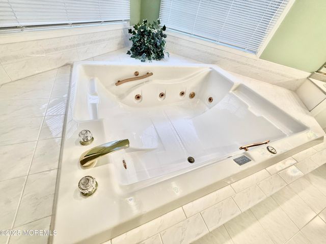 2 Lucas Lane, Millstone, NJ 08510