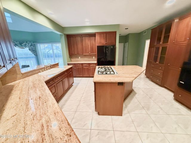 2 Lucas Lane, Millstone, NJ 08510