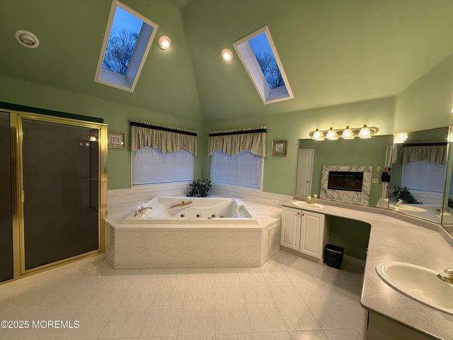 2 Lucas Lane, Millstone, NJ 08510