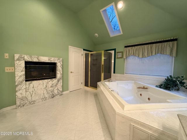 2 Lucas Lane, Millstone, NJ 08510