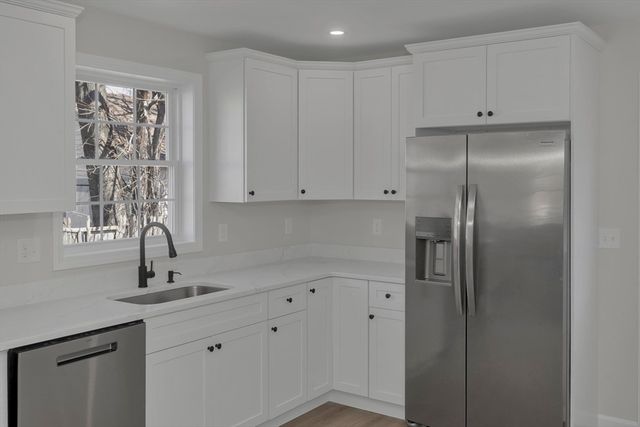 63-65 Euclid Ave, Springfield, MA 01108