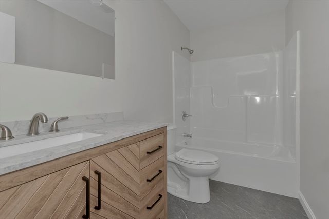 63-65 Euclid Ave, Springfield, MA 01108