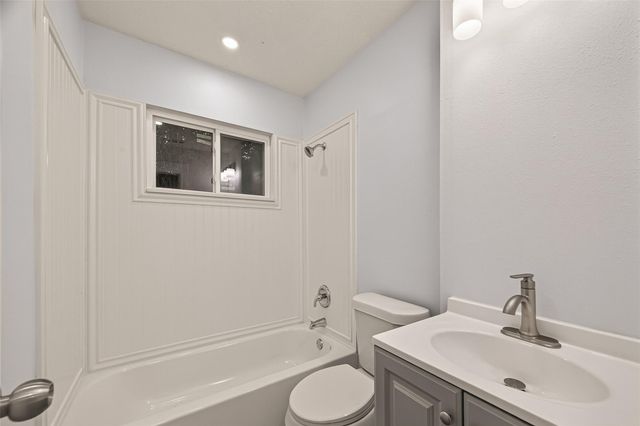 12711 Claygate Drive, Houston, TX 77047