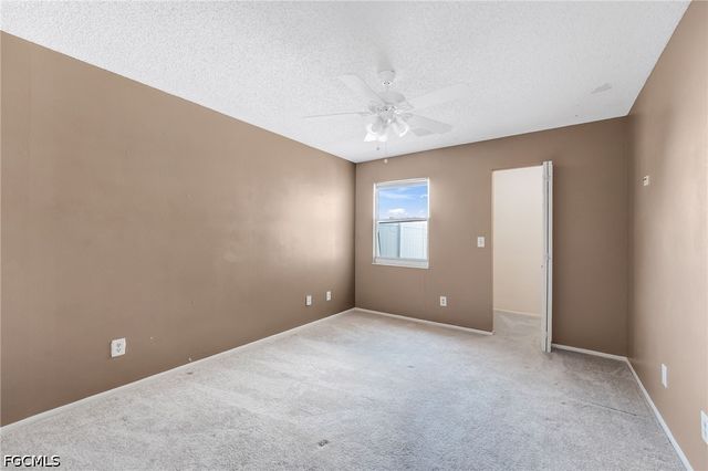 5581 Longleaf DR, North Fort Myers, FL 33917