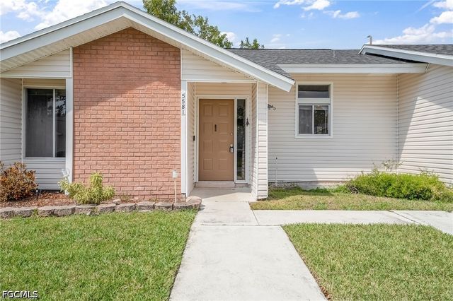 5581 Longleaf DR, North Fort Myers, FL 33917