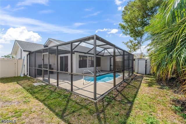 5581 Longleaf DR, North Fort Myers, FL 33917