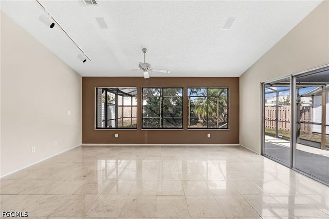 5581 Longleaf DR, North Fort Myers, FL 33917