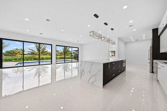 4887 Bocaire Boulevard, Boca Raton, FL 33487