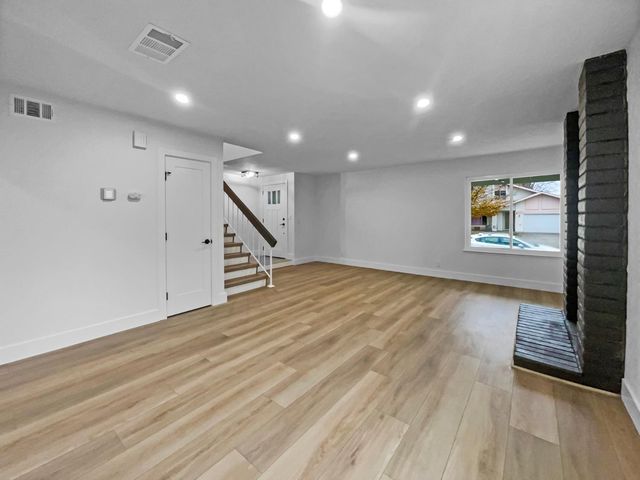 7952 Summerplace Dr, Citrus Heights, CA 95621