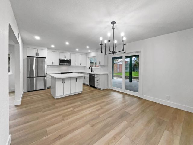 7952 Summerplace Dr, Citrus Heights, CA 95621