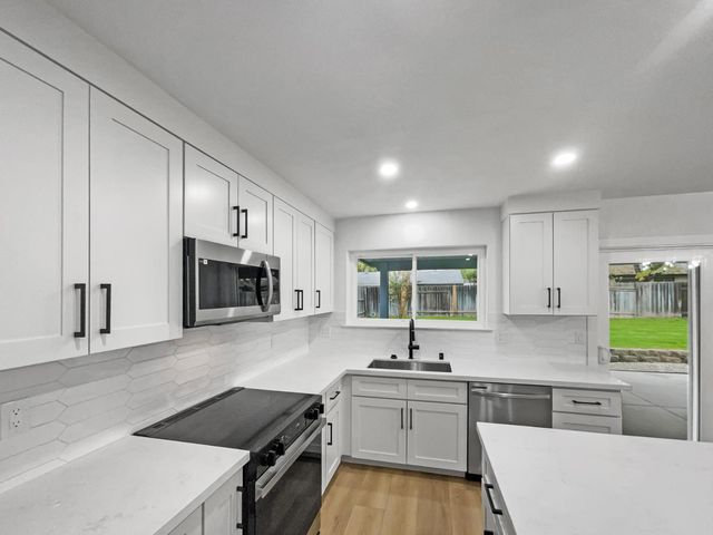 7952 Summerplace Dr, Citrus Heights, CA 95621