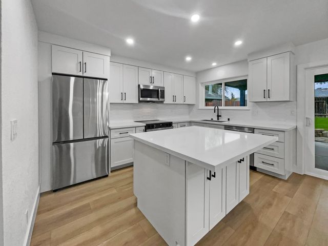 7952 Summerplace Dr, Citrus Heights, CA 95621