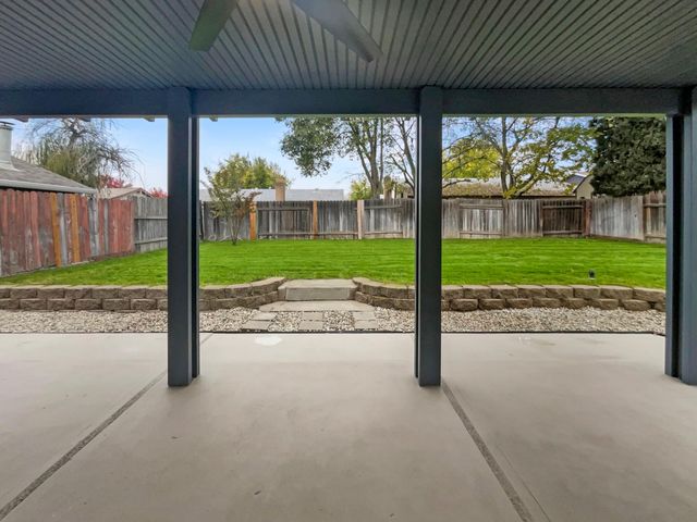 7952 Summerplace Dr, Citrus Heights, CA 95621