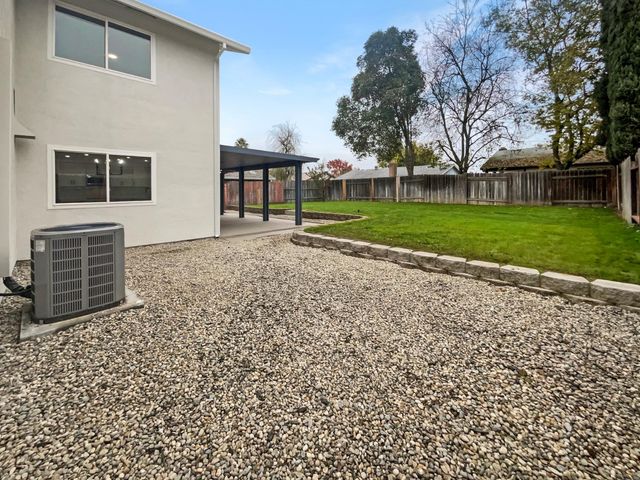 7952 Summerplace Dr, Citrus Heights, CA 95621