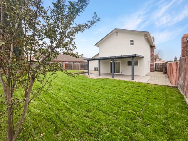 7952 Summerplace Dr, Citrus Heights, CA 95621