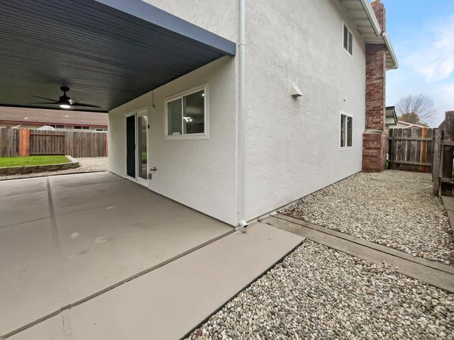 7952 Summerplace Dr, Citrus Heights, CA 95621