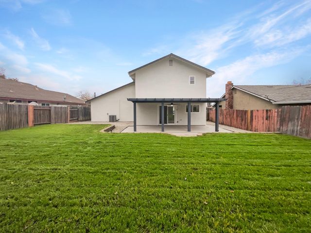 7952 Summerplace Dr, Citrus Heights, CA 95621