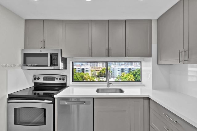 17021 N Bay Road 705, Sunny Isles Beach, FL 33160